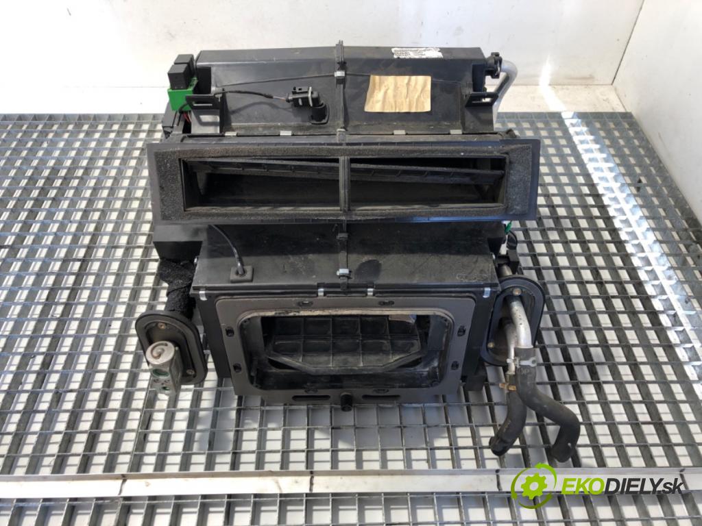 DAF XF 2012 - 2022    FT 460  topné těleso radiátor topení komplet KOMBAJN 1980851 (Radiátory topení)