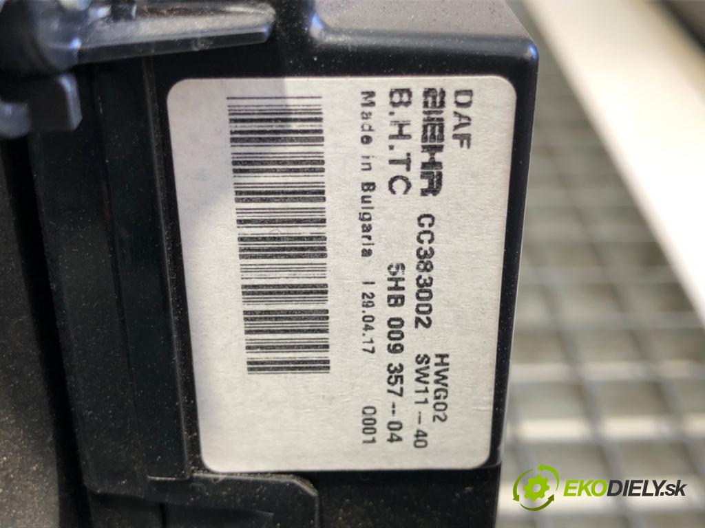 DAF XF 2012 - 2022    FT 460  topné těleso radiátor topení komplet KOMBAJN 1980851 (Radiátory topení)