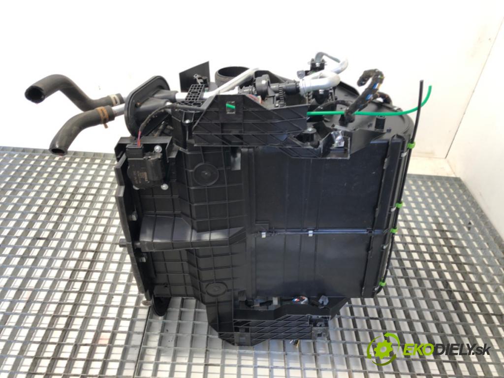 DAF XF 2012 - 2022    FT 460  topné těleso radiátor topení komplet KOMBAJN 1980851 (Radiátory topení)