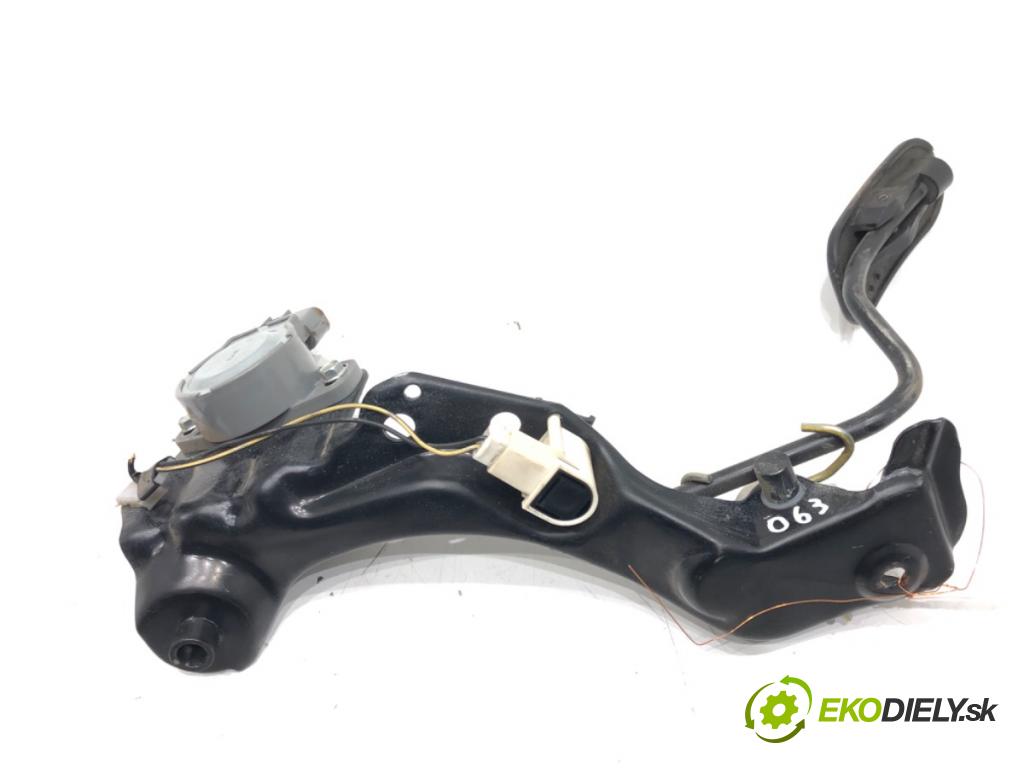 TOYOTA AVENSIS Kombi (_T22_) 1997 - 2003    2.0 D-4D (CDT220_) 81 kW [110 KM] olej napędowy 1999 - 2003  Potenciometer plynu 89281-20010 (Pedále)