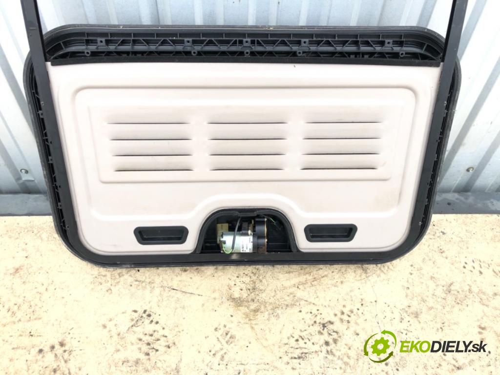 DAF XF 2012 - 2022    FT 460  střešní okno  (Okna karoserie)