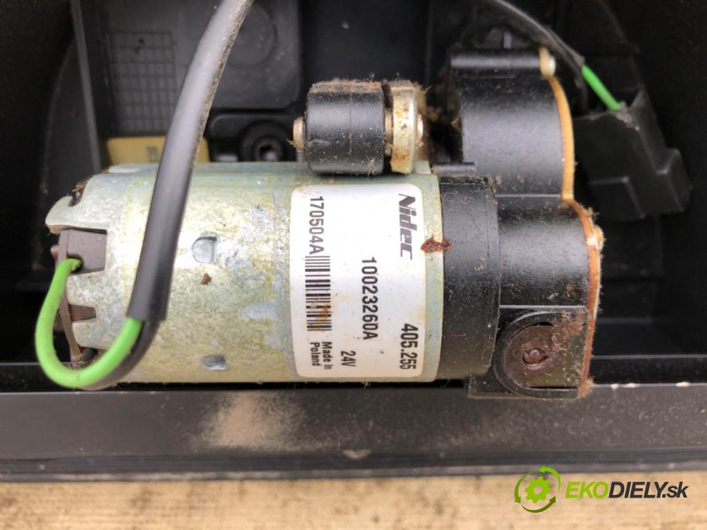 DAF XF 2012 - 2022    FT 460  střešní okno  (Okna karoserie)