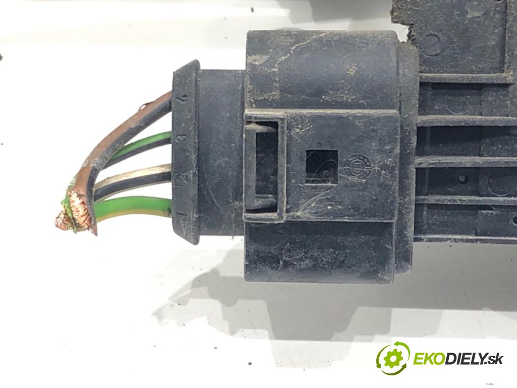 SEAT IBIZA III (6L1) 2002 - 2009    1.2 47 kW [64 KM] benzyna 2002 - 2006  Mechanizmus stieračov predný 6L1955023G (Motorčeky stieračov predné)