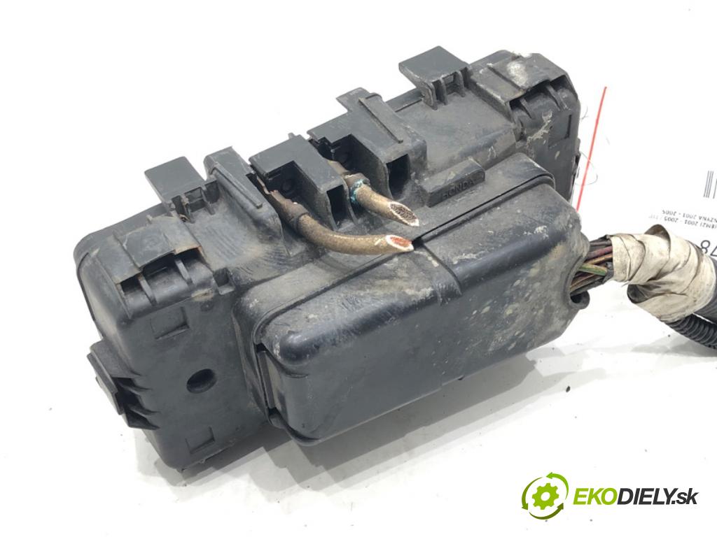 HONDA CIVIC VII coupe (EM2) 2001 - 2005    1.7 i VTEC (EM2) 92 kW [125 KM] benzyna 2001 - 2005  skříňka poistková S5P-E0 (Pojistkové skříňky)