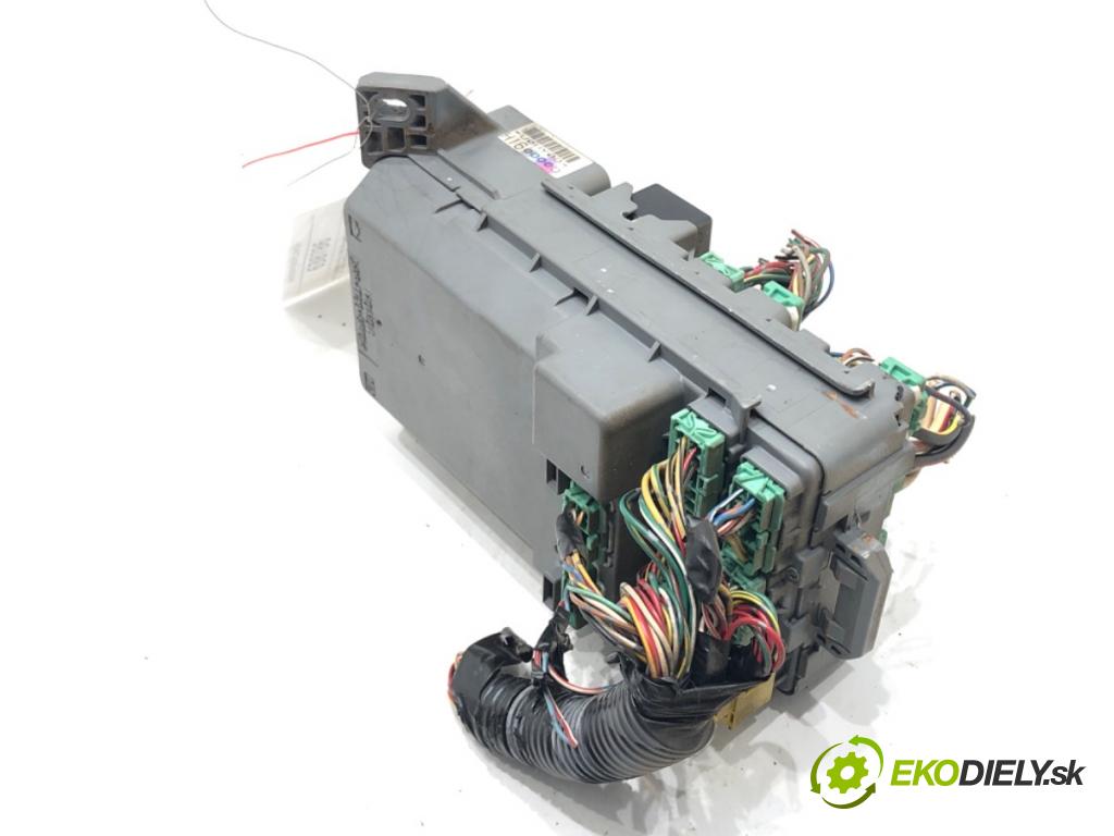 HONDA CIVIC VII coupe (EM2) 2001 - 2005    1.7 i VTEC (EM2) 92 kW [125 KM] benzyna 2001 - 2005  skříňka poistková S5P-G01 (Pojistkové skříňky)