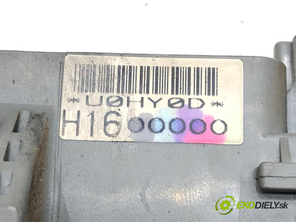 HONDA CIVIC VII coupe (EM2) 2001 - 2005    1.7 i VTEC (EM2) 92 kW [125 KM] benzyna 2001 - 2005  skříňka poistková S5P-G01 (Pojistkové skříňky)
