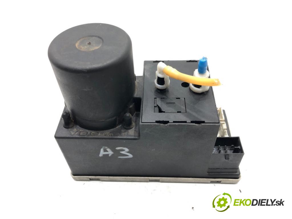 AUDI A3 (8L1) 1996 - 2006    1.9 TDI 81 kW [110 KM] olej napędowy 1997 - 2001  pumpa centrálneho zámku 8L0862257L (Riadiace jednotky centrálneho zámku)