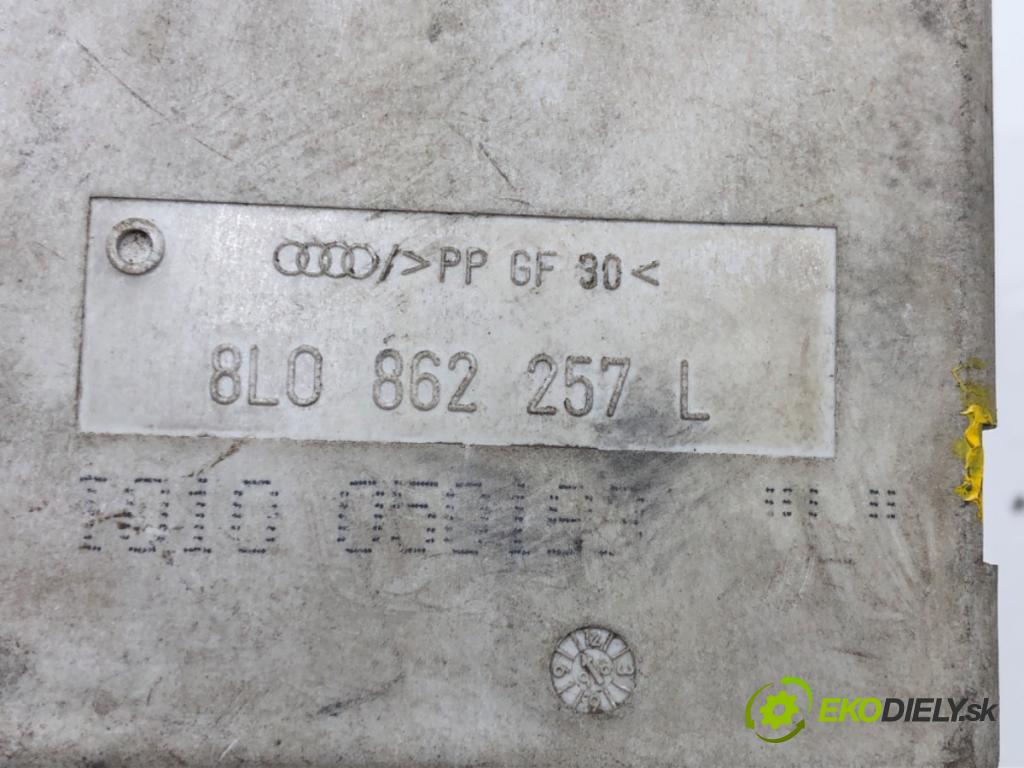 AUDI A3 (8L1) 1996 - 2006    1.9 TDI 81 kW [110 KM] olej napędowy 1997 - 2001  pumpa centrálneho zámku 8L0862257L (Riadiace jednotky centrálneho zámku)