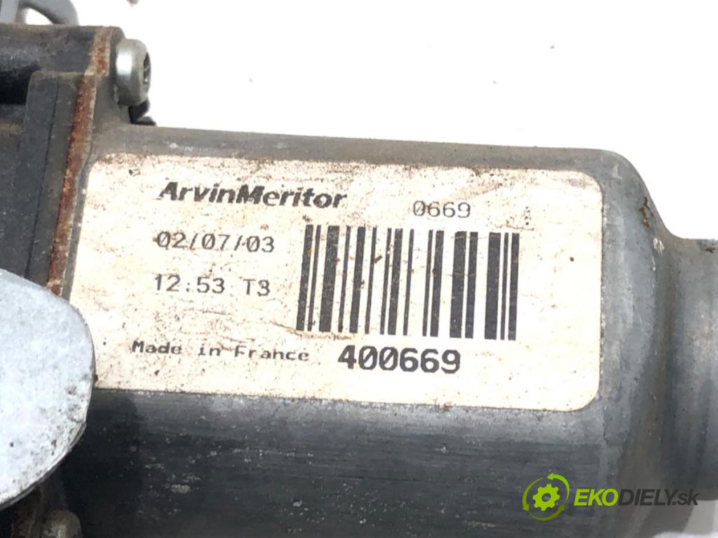 RENAULT LAGUNA II (BG0/1_) 2001 - 2007    1.8 16V (BG06, BG0J, BG0M) 85 kW [116 KM] benzyna 2001 - 2007  mechanismus okna levý zadní část