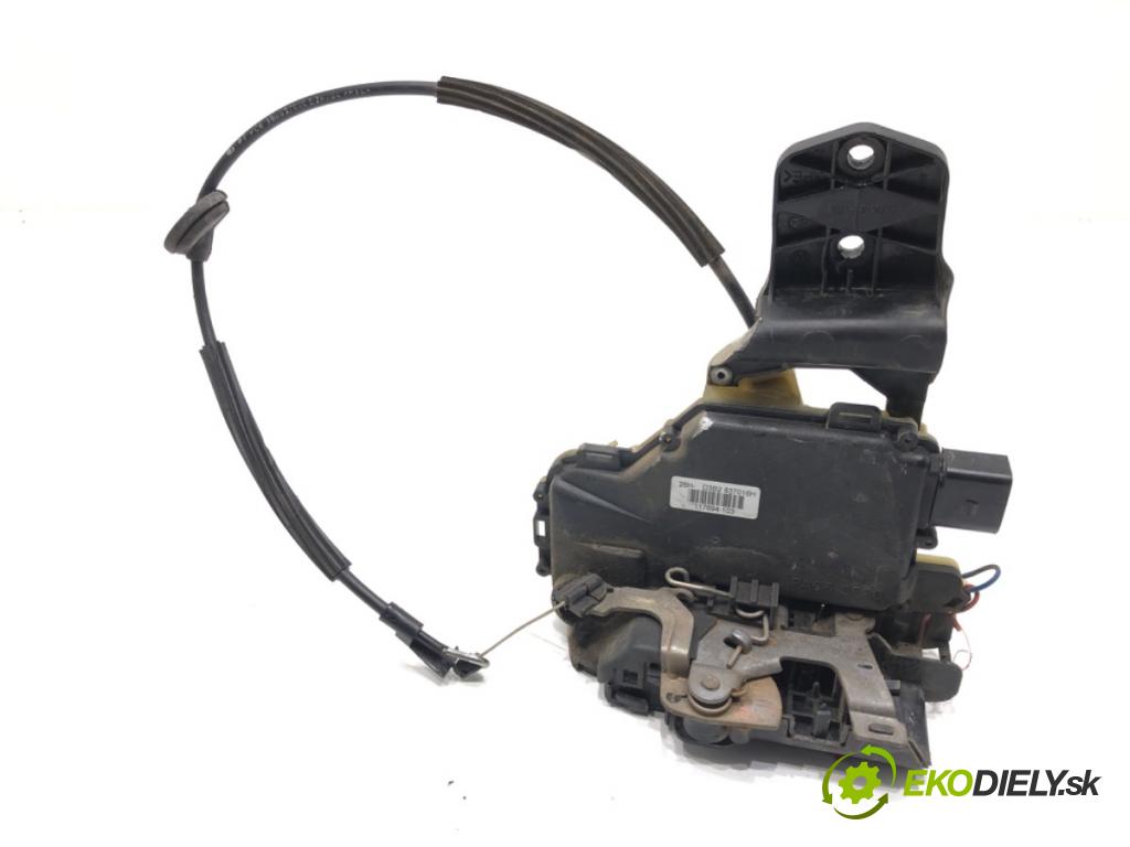 VW PASSAT B5.5 (3B3) 2000 - 2005    1.9 TDI 96 kW [130 KM] olej napędowy 2000 - 2005  zámok dveře pravý přední část 3B2837016H