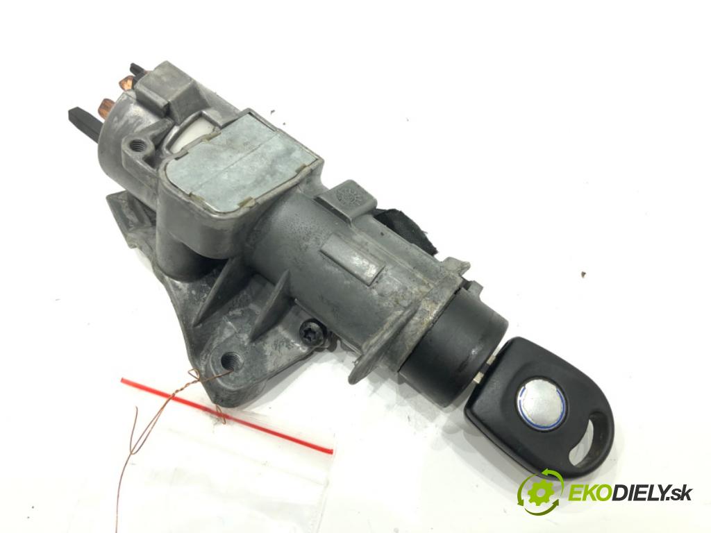 VW GOLF IV (1J1) 1997 - 2008    2.0 85 kW [115 KM] benzyna 1998 - 2004  spinačka  (Spínacie skrinky a kľúče)