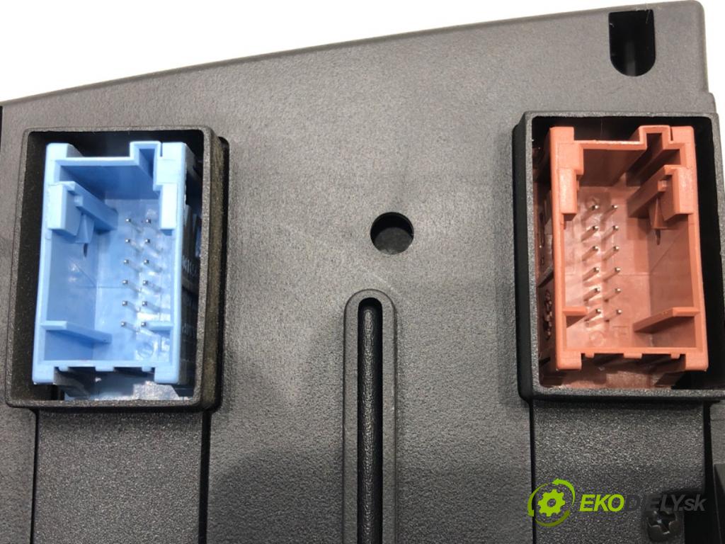 FIAT STILO (192_) 2001 - 2010    1.6 16V (192_XB1A) 76 kW [103 KM] benzyna 2001 - 2006  Panel ovládania kúrenia 555600001704 (Prepínače, spínače, tlačidlá a ovládače kúrenia)