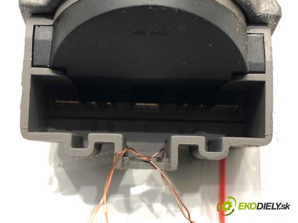 FORD FIESTA VI (CB1, CCN) 2008 - 2022    1.25 60 kW [82 KM] benzyna 2008 - 2017  spinačka 8A6T-15607-AB (Spínacie skrinky a kľúče)