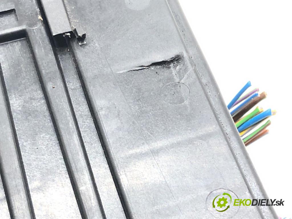 FORD FIESTA VI (CB1, CCN) 2008 - 2022    1.25 60 kW [82 KM] benzyna 2008 - 2017  Modul komfortu 8V51-15K600-CH (Moduly komfortu)