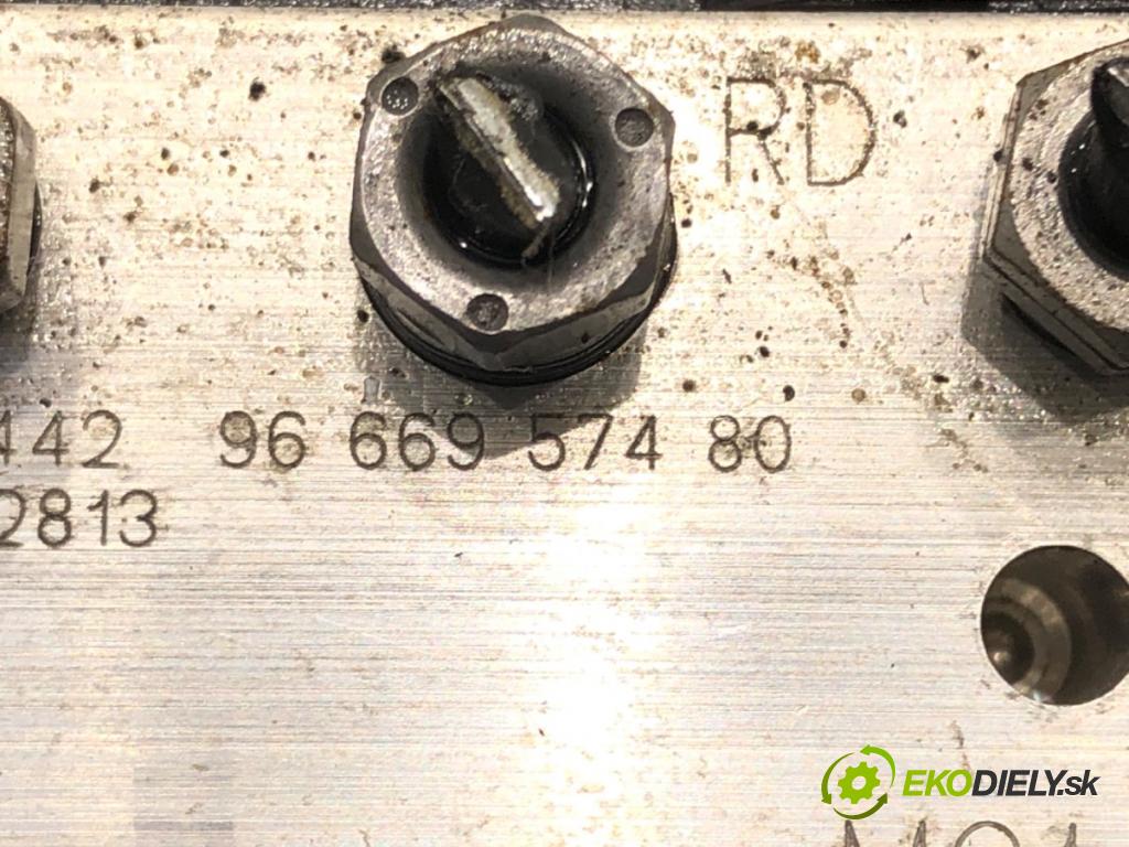 PEUGEOT 308 I (4A_, 4C_) 2007 - 2016    1.6 16V 88 kW [120 KM] benzyna 2007 - 2014  Pumpa ABS 9666957480 (Pumpy ABS)