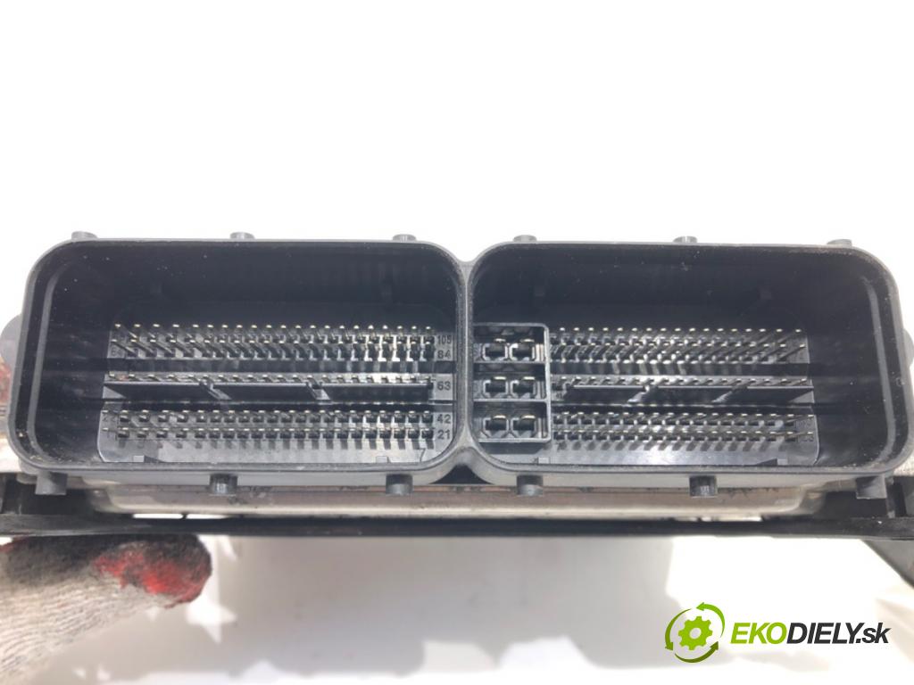 HYUNDAI i40 I Kombi Van (VF) 2011 - 2022    1.7 CRDI 85 kW [116 KM] olej napędowy 2015 - 2022  riadiaca jednotka Motor 39140-2A545 (Riadiace jednotky)
