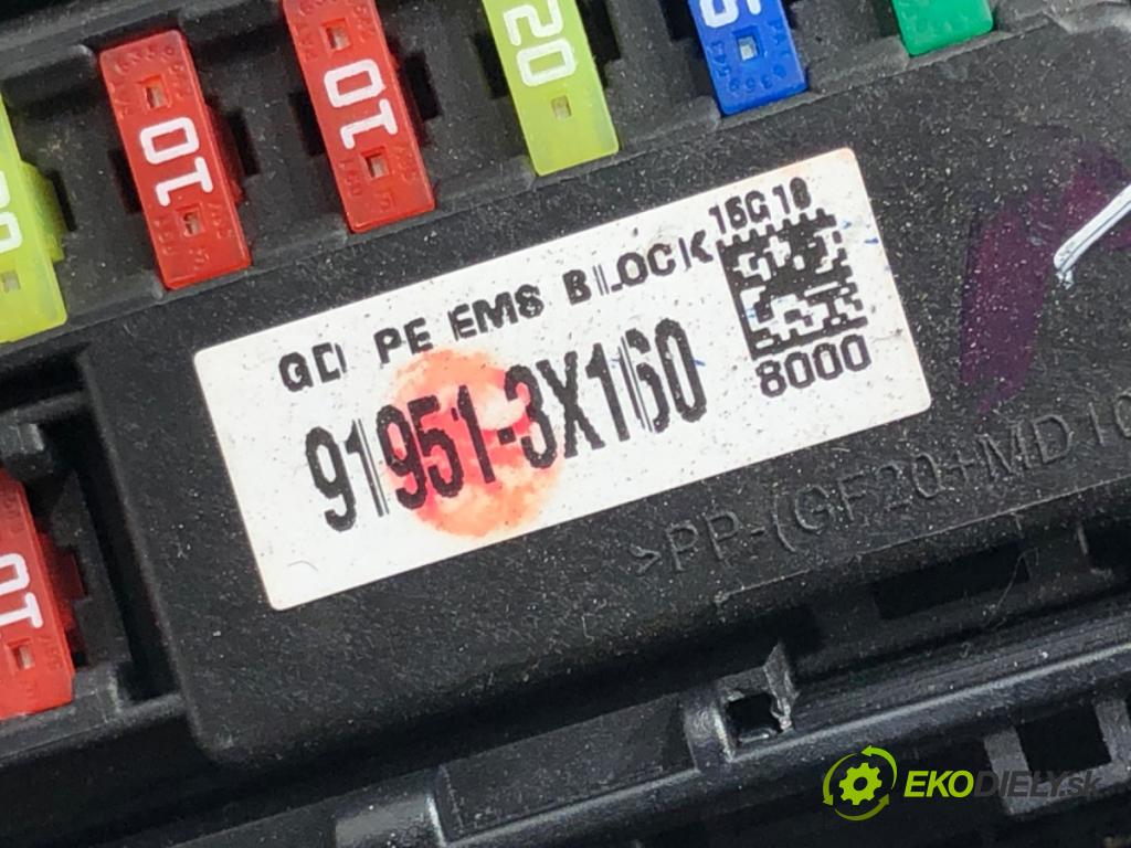 HYUNDAI i40 I Kombi Van (VF) 2011 - 2022    1.7 CRDI 85 kW [116 KM] olej napędowy 2015 - 2022  skříňka poistková  (Pojistkové skříňky)