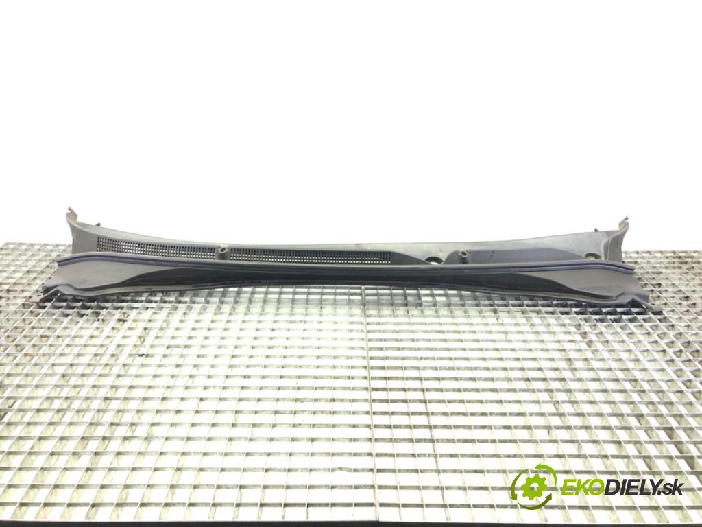 HYUNDAI i40 I Kombi Van (VF) 2011 - 2022    1.7 CRDI 85 kW [116 KM] olej napędowy 2015 - 2022  Torpédo, plast pod čelné okno  (Torpéda)