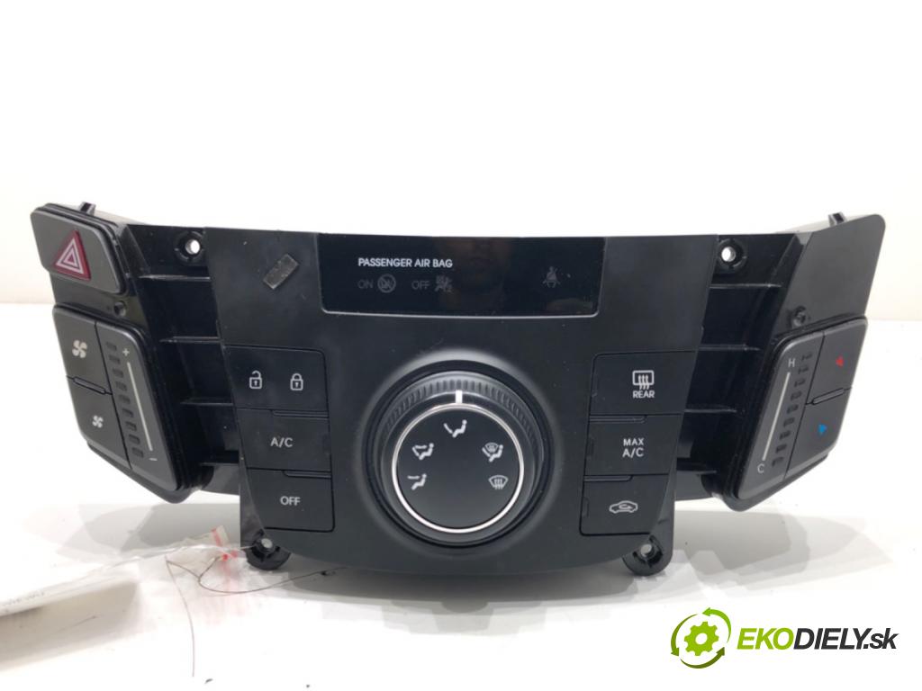 HYUNDAI i40 I Kombi Van (VF) 2011 - 2022    1.7 CRDI 85 kW [116 KM] olej napędowy 2015 - 2022  Panel ovládania kúrenia 97250-3ZBCO (Prepínače, spínače, tlačidlá a ovládače kúrenia)