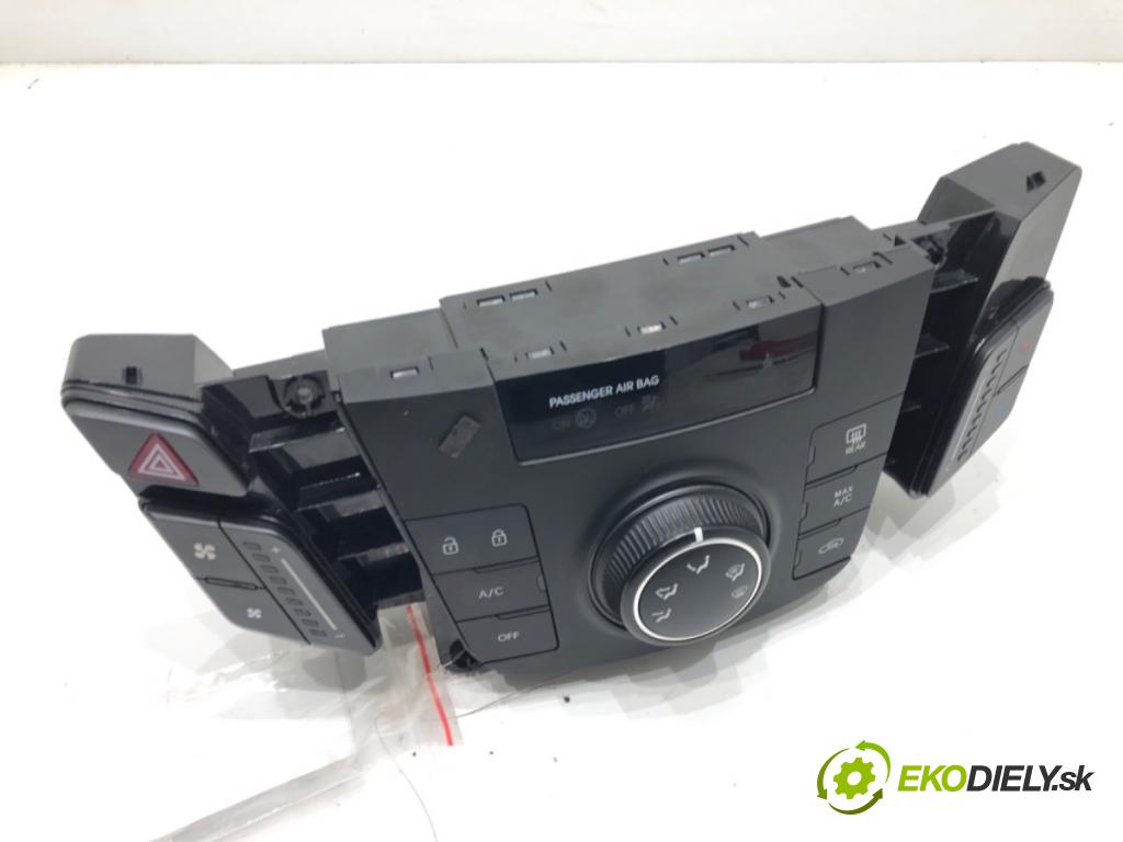 HYUNDAI i40 I Kombi Van (VF) 2011 - 2022    1.7 CRDI 85 kW [116 KM] olej napędowy 2015 - 2022  Panel ovládania kúrenia 97250-3ZBCO (Prepínače, spínače, tlačidlá a ovládače kúrenia)