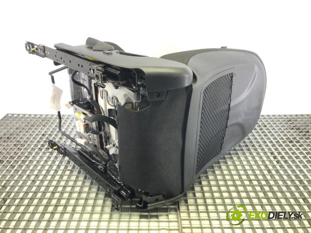 HYUNDAI i40 I Kombi Van (VF) 2011 - 2022    1.7 CRDI 85 kW [116 KM] olej napędowy 2015 - 2022  Sedadlo ľavy predný