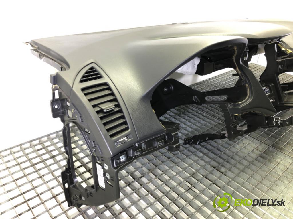 HYUNDAI i40 I Kombi Van (VF) 2011 - 2022    1.7 CRDI 85 kW [116 KM] olej napędowy 2015 - 2022  Palubná doska VANKÚŠ: spolujazdca volantu