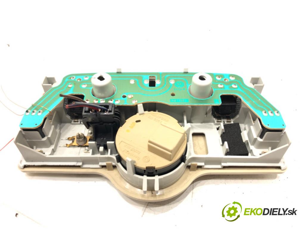 SKODA OCTAVIA II Combi (1Z5) 2004 - 2013    1.6 TDI 77 kW [105 KM] olej napędowy 2009 - 2013  světlo stropní 1J0947105J (Osvětlení interiéru)