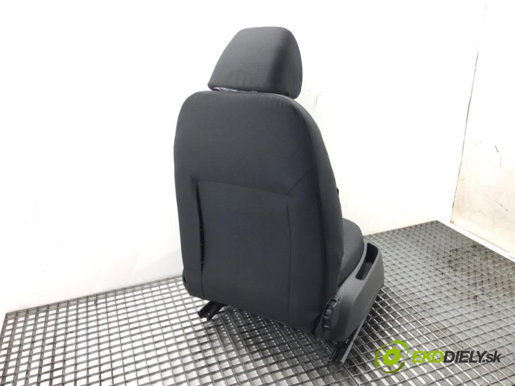 SKODA OCTAVIA II Combi (1Z5) 2004 - 2013    1.6 75 kW [102 KM] benzyna 2004 - 2013  Sedadlo pravy predný