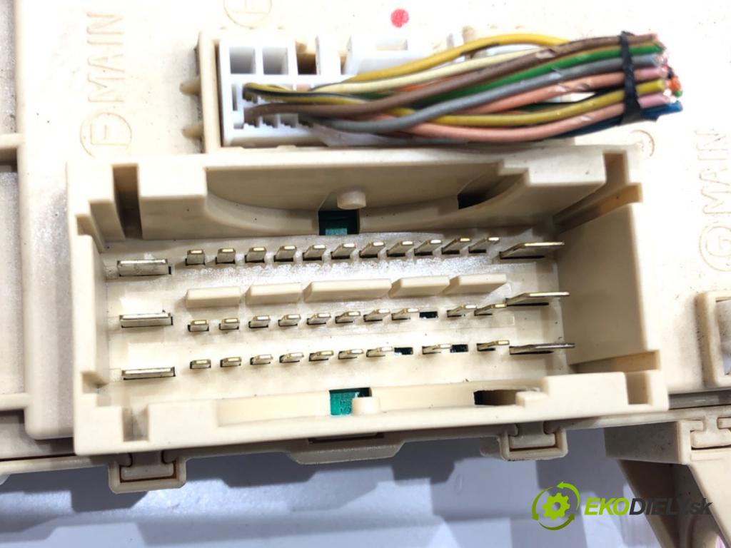 HYUNDAI i30 Kombi Van (GDE, GD) 2012 - 2022    1.6 GDI 99 kW [135 KM] benzyna 2015 - 2022  modul BSI 91950-A6181 (Pojistkové skříňky)