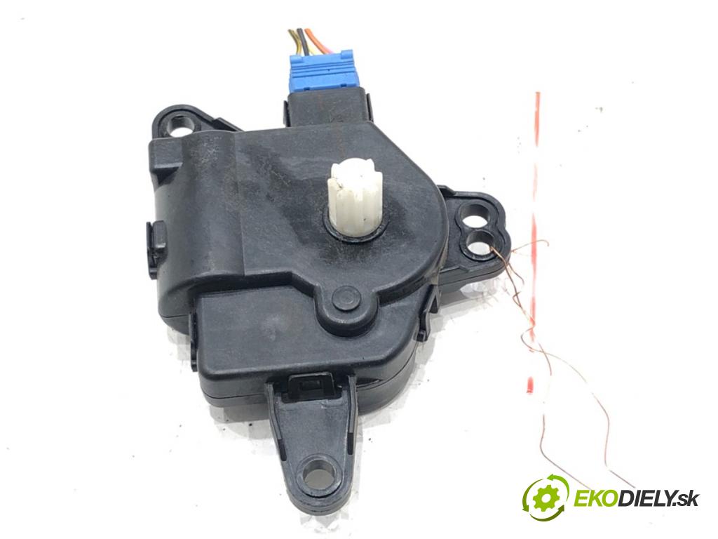 HYUNDAI i30 Kombi Van (GDE, GD) 2012 - 2022    1.6 GDI 99 kW [135 KM] benzyna 2015 - 2022  Motorček kúrenia D266-EB9AA01 (Motorčeky kúrenia)