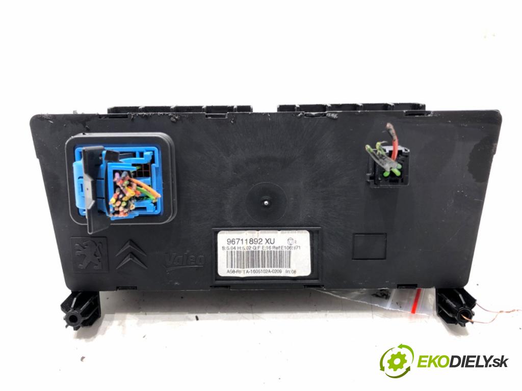 CITROEN C3 PICASSO (SH_) 2009 - 2022    1.2 THP 110 81 kW [110 KM] benzyna 2015 - 2022  Panel ovládania kúrenia 96711892XU (Prepínače, spínače, tlačidlá a ovládače kúrenia)