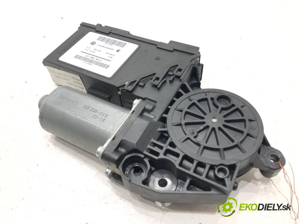 VW TOUAREG (7LA, 7L6, 7L7) 2002 - 2013    3.2 V6 177 kW [241 KM] benzyna 2004 - 2006  motor sťahovaní okna levý přední část 3D1959793D