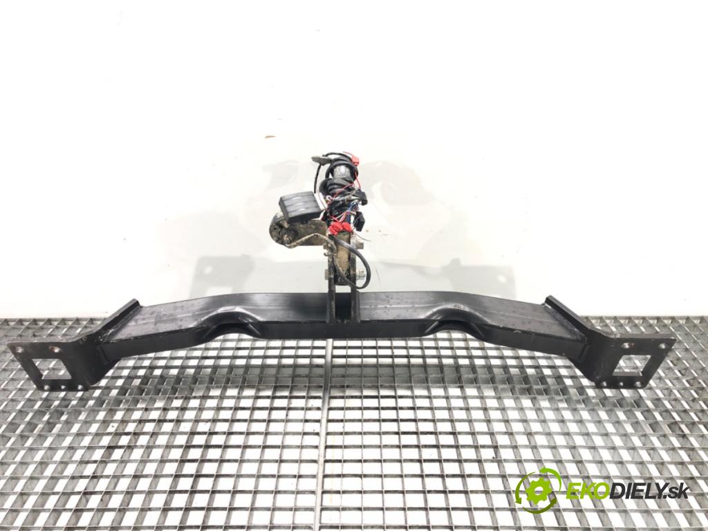 VW TOUAREG (7LA, 7L6, 7L7) 2002 - 2013    3.2 V6 177 kW [241 KM] benzyna 2004 - 2006  Hák tažné zařízení  (Tažná zařízení)