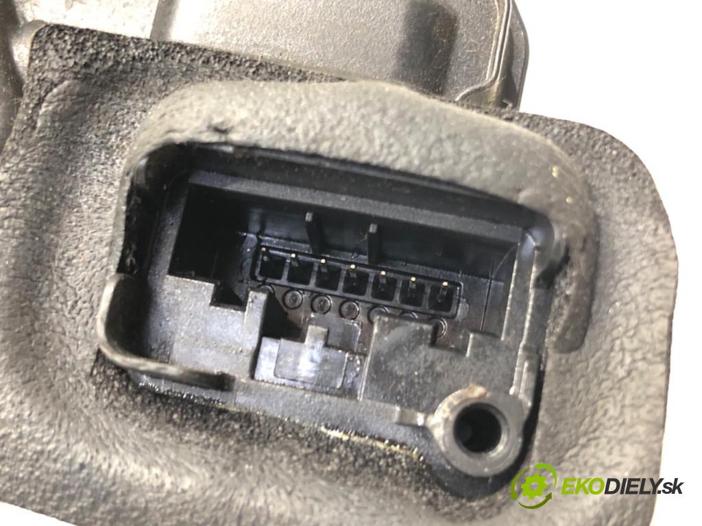 SKODA RAPID (NH3, NK3, NK6) 2012 - 2022    1.6 TDI 66 kW [90 KM] olej napędowy 2013 - 2015  zámok dveře levý zadní část 5E0839015
