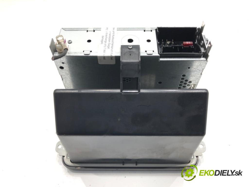 SKODA RAPID (NH3, NK3, NK6) 2012 - 2022    1.6 TDI 66 kW [90 KM] olej napędowy 2013 - 2015  RADIO 5J0035152C (Audio zariadenia)