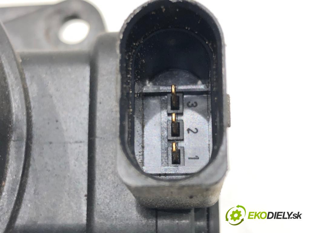 SKODA RAPID (NH3, NK3, NK6) 2012 - 2022    1.6 TDI 66 kW [90 KM] olej napędowy 2013 - 2015  Váha vzduchu 03L906461 (Váhy vzduchu)