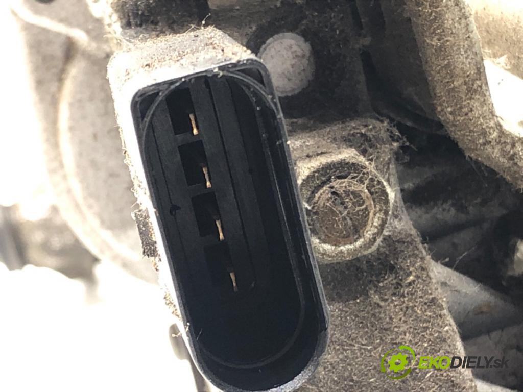 SKODA RAPID (NH3, NK3, NK6) 2012 - 2022    1.6 TDI 66 kW [90 KM] olej napędowy 2013 - 2015  Mechanizmus stieračov predný 5JB955113PL (Motorčeky stieračov predné)