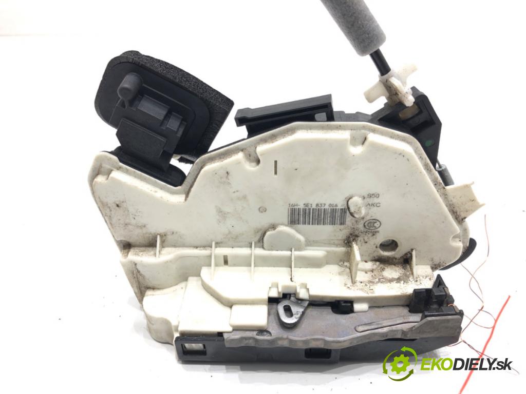SKODA RAPID (NH3, NK3, NK6) 2012 - 2022    1.6 TDI 66 kW [90 KM] olej napędowy 2013 - 2015  zámok dveře pravý přední část 5E1837016