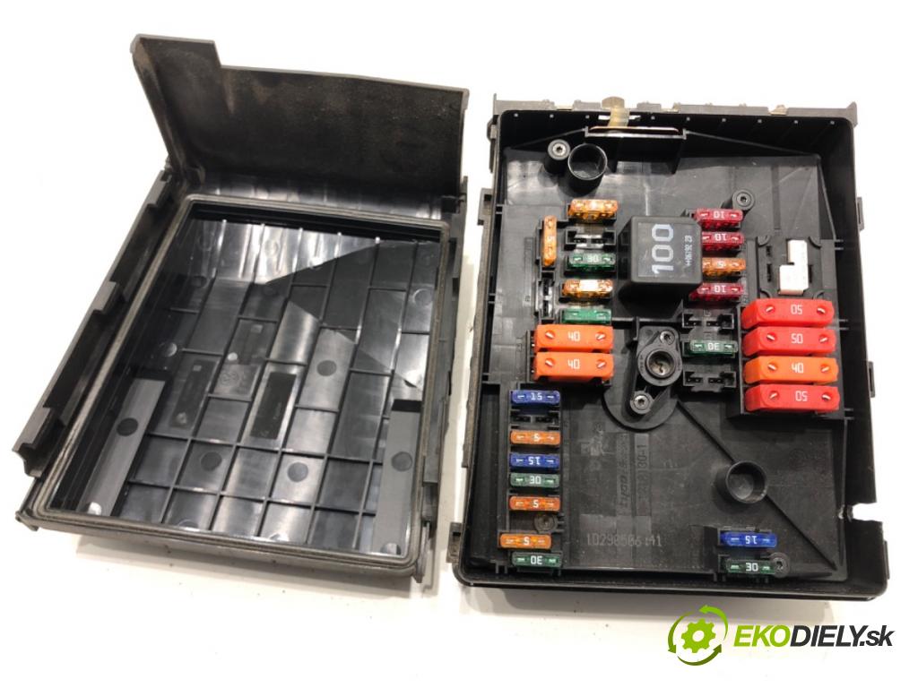 VW TOURAN (1T1, 1T2) 2003 - 2010    2.0 TDI 103 kW [140 KM] olej napędowy 2005 - 2010  skříňka poistková 1K0937132F (Pojistkové skříňky)