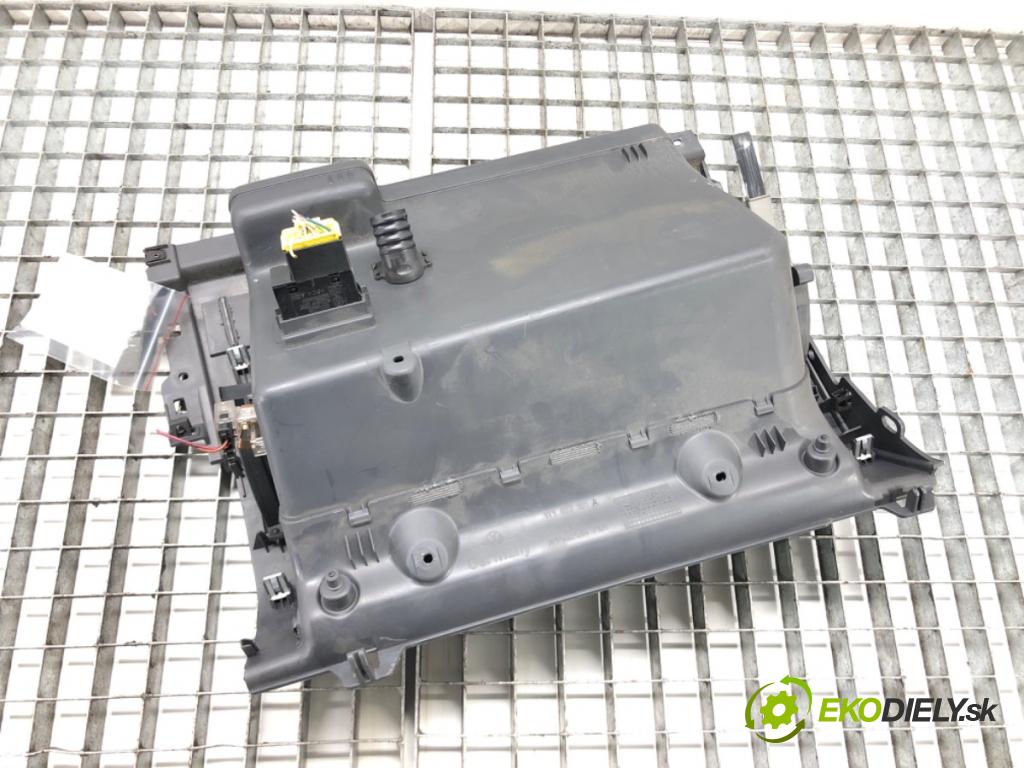 VW TOURAN (1T1, 1T2) 2003 - 2010    2.0 TDI 103 kW [140 KM] olej napędowy 2005 - 2010  Priehradka, kastlík spolujazdca  (Priehradky, kastlíky)