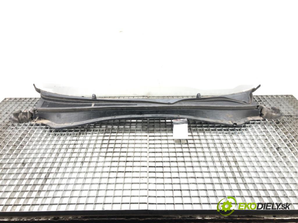 KIA OPTIMA (JF) 2015 - 2022    1.7 CRDi 104 kW [141 KM] olej napędowy 2015 - 2022  Torpédo, plast pod čelné okno 86155-D4000 (Torpéda)