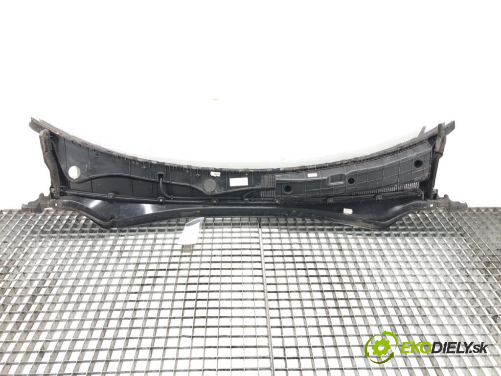 KIA OPTIMA (JF) 2015 - 2022    1.7 CRDi 104 kW [141 KM] olej napędowy 2015 - 2022  Torpédo, plast pod čelné okno 86155-D4000 (Torpéda)