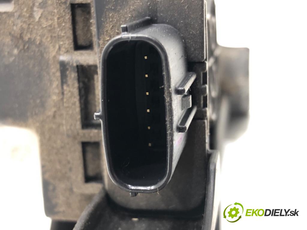 KIA OPTIMA (JF) 2015 - 2022    1.7 CRDi 104 kW [141 KM] olej napędowy 2015 - 2022  Potenciometer plynu  (Pedále)