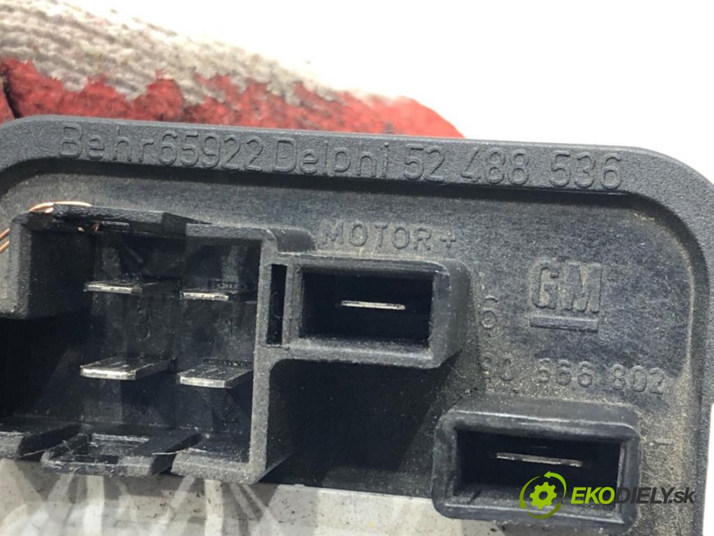 OPEL ZAFIRA B Nadwozie pełne/minivan (A05) 2005 - 2015    1.9 CDTI VAN (M75) 88 kW [120 KM] olej napędowy 2005 - 2015  Odpor, rezistor kúrenia vzduchu 90666802 (Odpory (rezistory) kúrenia)