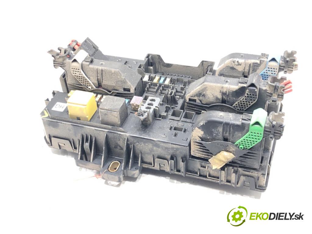 OPEL ZAFIRA B Nadwozie pełne/minivan (A05) 2005 - 2015    1.9 CDTI VAN (M75) 88 kW [120 KM] olej napędowy 2005 - 2015  modul BSI 13206759 (Pojistkové skříňky)