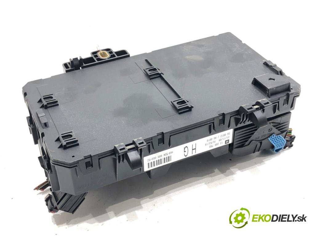 OPEL ZAFIRA B Nadwozie pełne/minivan (A05) 2005 - 2015    1.9 CDTI VAN (M75) 88 kW [120 KM] olej napędowy 2005 - 2015  modul BSI 13206759 (Pojistkové skříňky)