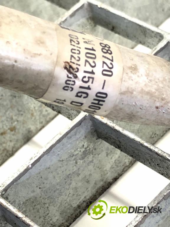 PEUGEOT 107 (PM_, PN_) 2005 - 2014    1.0 50 kW [68 KM] benzyna 2005 - 2014  rúrka klimatizácie 88720-0H010C (Rúrky klimatizácie)