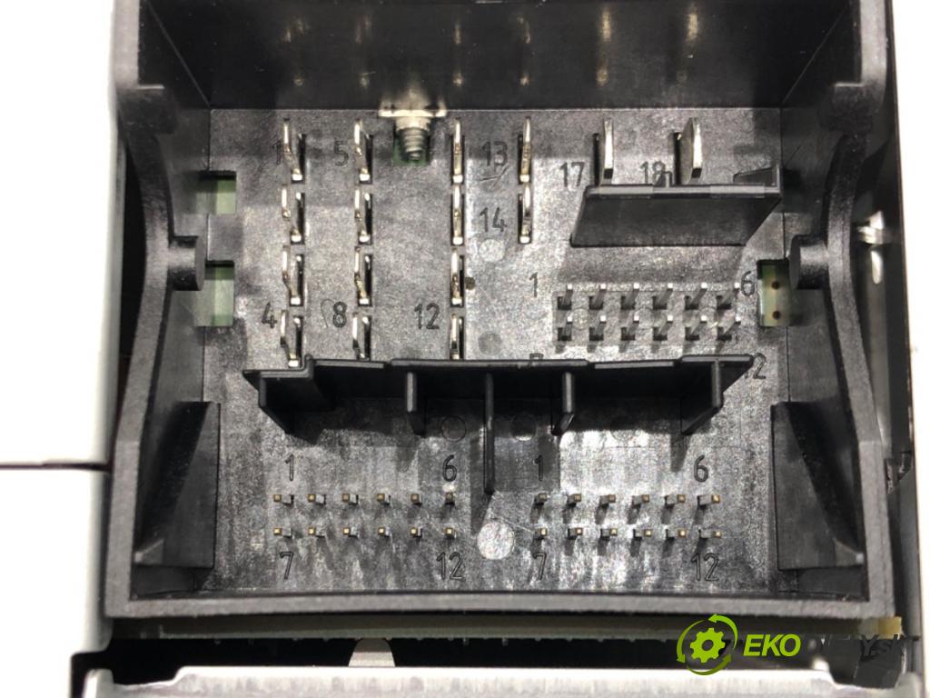 VW JETTA IV (162, 163, AV3, AV2) 2008 - 2022    1.8 TSI 125 kW [170 KM] benzyna 2014 - 2022  RADIO Navigácia 5C0035684 (Audio zariadenia)