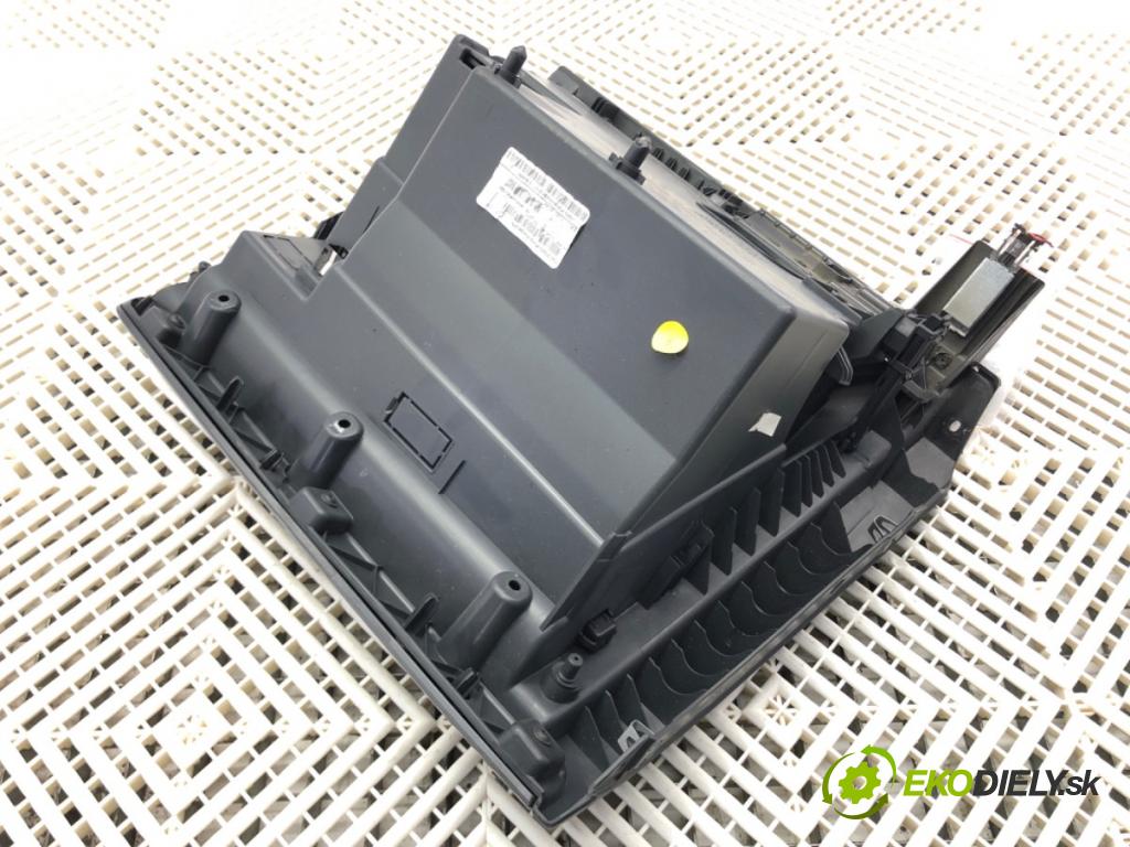 VW JETTA IV (162, 163, AV3, AV2) 2008 - 2022    1.8 TSI 125 kW [170 KM] benzyna 2014 - 2022  Priehradka, kastlík spolujazdca  (Priehradky, kastlíky)