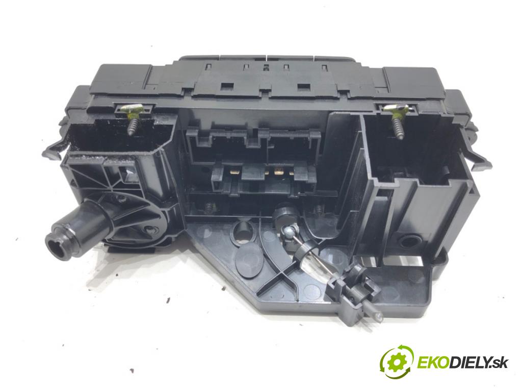 VW JETTA IV (162, 163, AV3, AV2) 2008 - 2022    1.8 TSI 125 kW [170 KM] benzyna 2014 - 2022  Panel ovládania kúrenia 5C1819045 (Prepínače, spínače, tlačidlá a ovládače kúrenia)